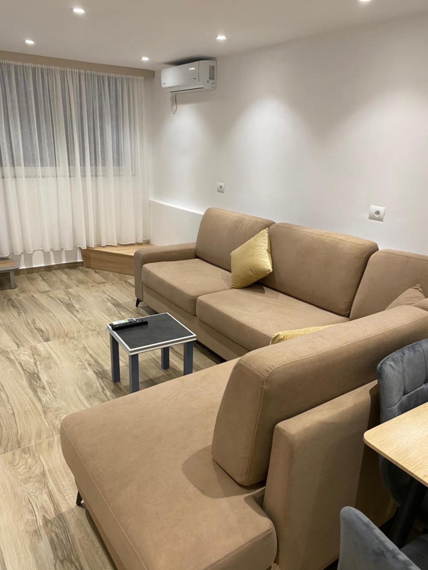 Apartaments Rraku Саранда Екстер'єр фото