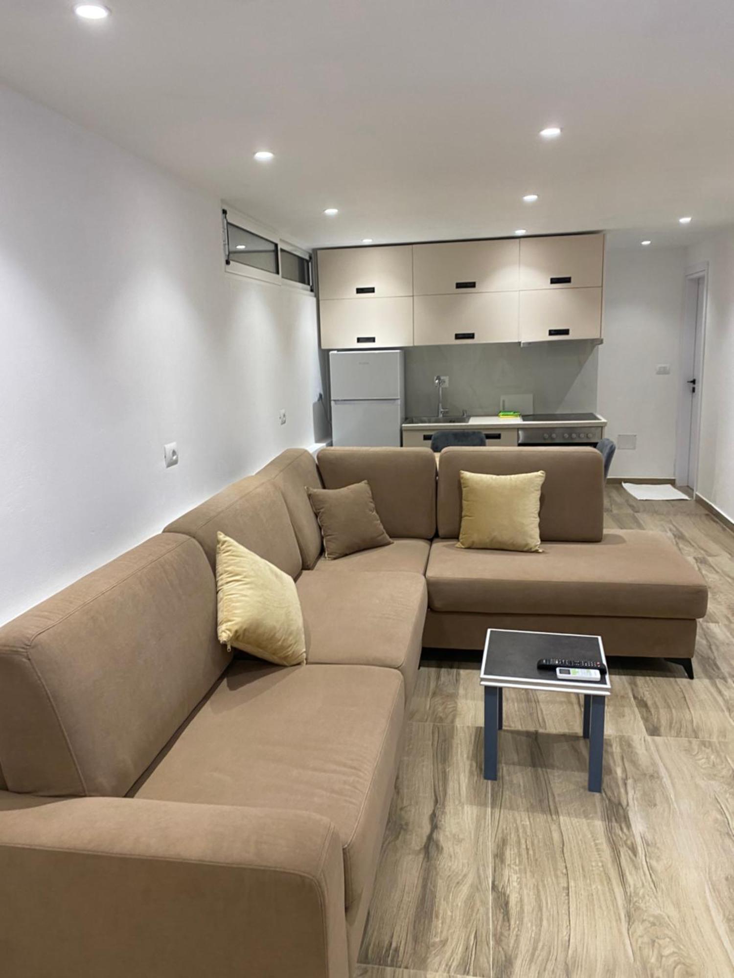 Apartaments Rraku Саранда Екстер'єр фото