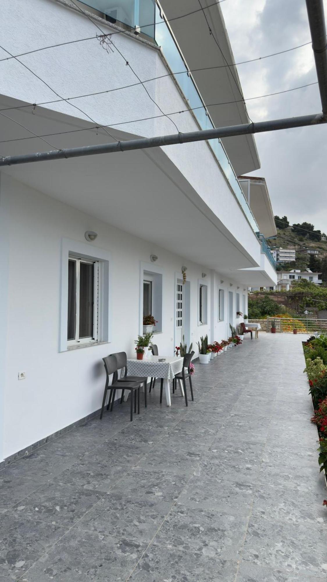 Apartaments Rraku Саранда Екстер'єр фото